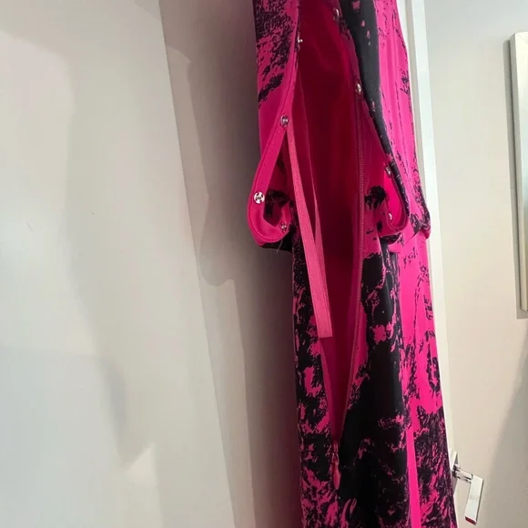 Halston -Elegant Pink and Black Dress size 8 NWOT - Picture 4 of 9
